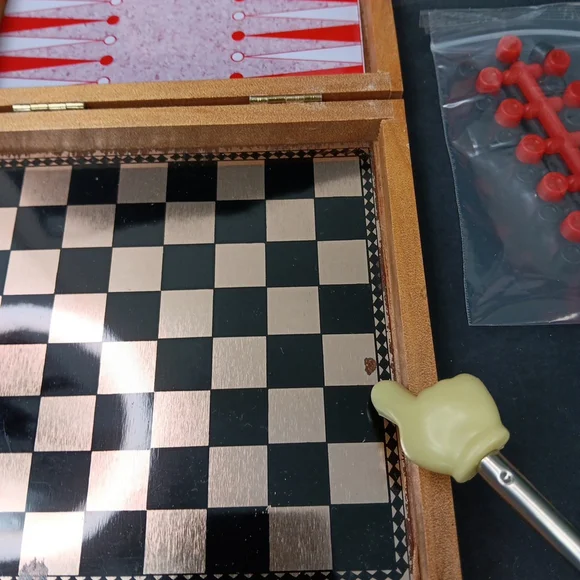 Vtg Magnetic Backgammon Chess Checkers Set Boxed Complete Travel Camping Game - Picture 4 of 16